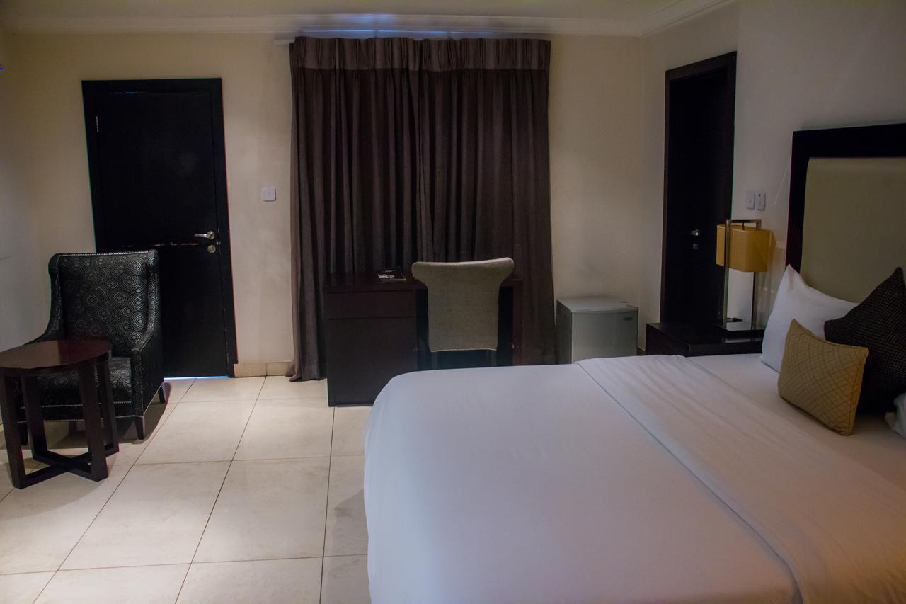 S & S Hotel & Suites Лаґос Екстер'єр фото