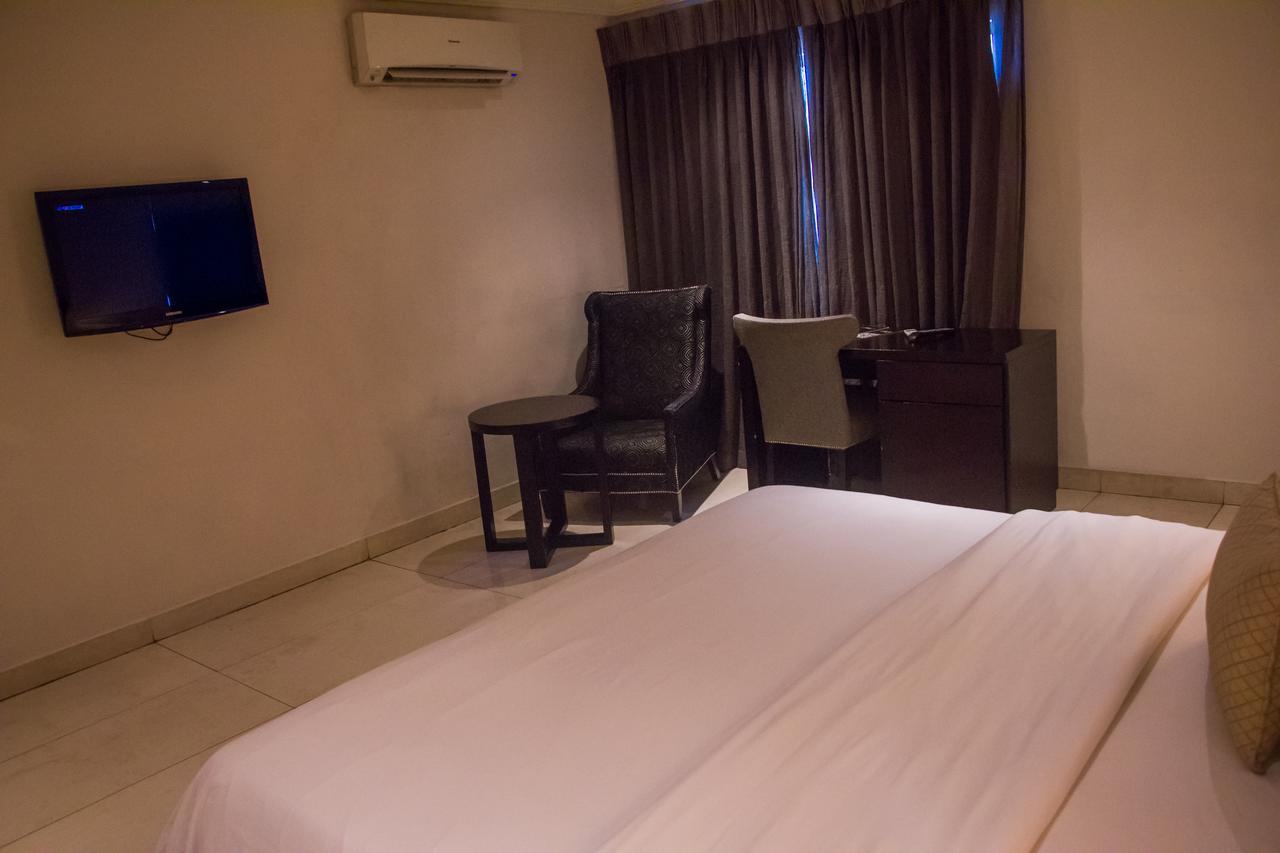 S & S Hotel & Suites Лаґос Екстер'єр фото