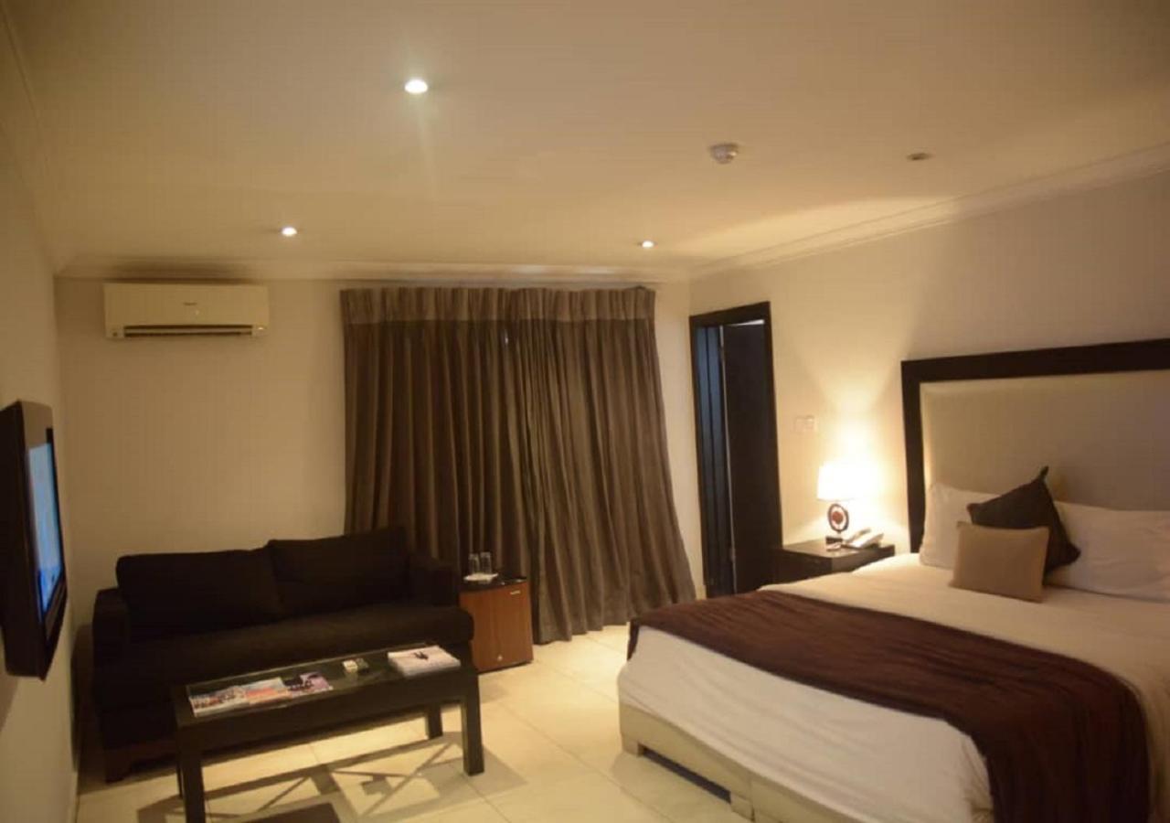 S & S Hotel & Suites Лаґос Екстер'єр фото