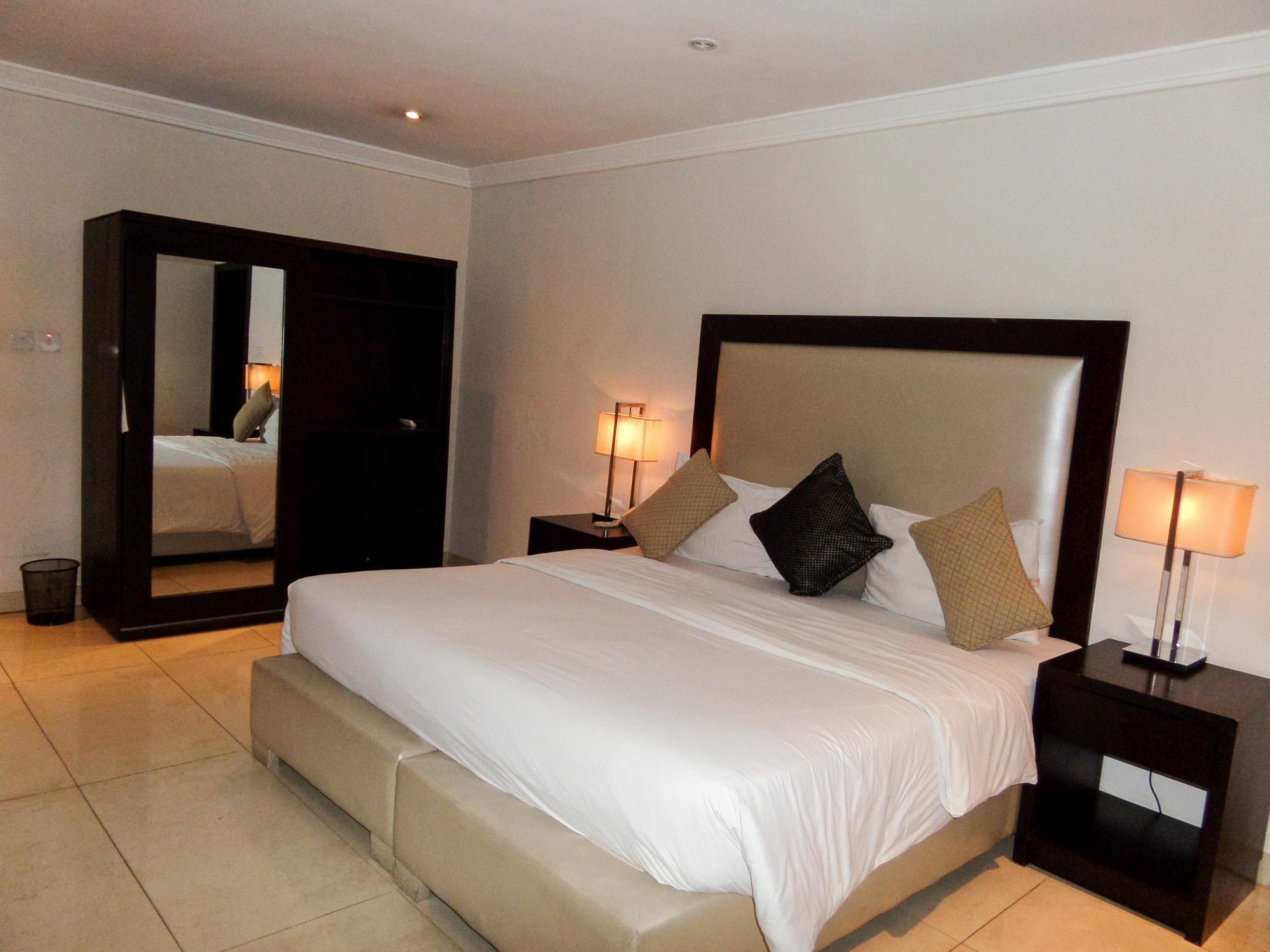 S & S Hotel & Suites Лаґос Екстер'єр фото
