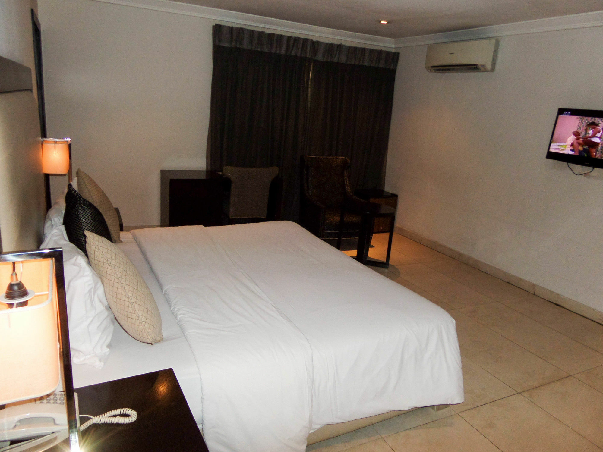 S & S Hotel & Suites Лаґос Екстер'єр фото