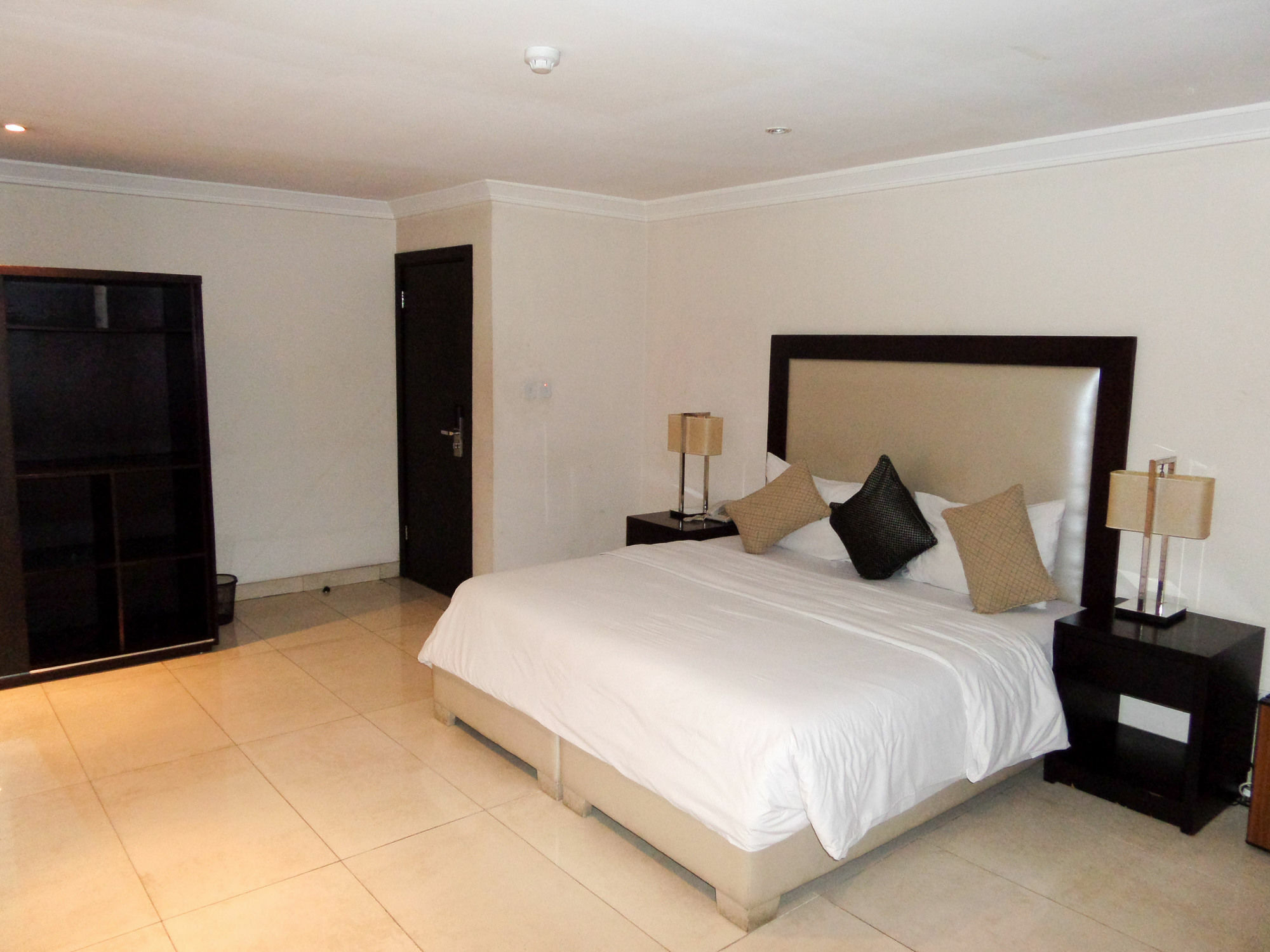 S & S Hotel & Suites Лаґос Екстер'єр фото