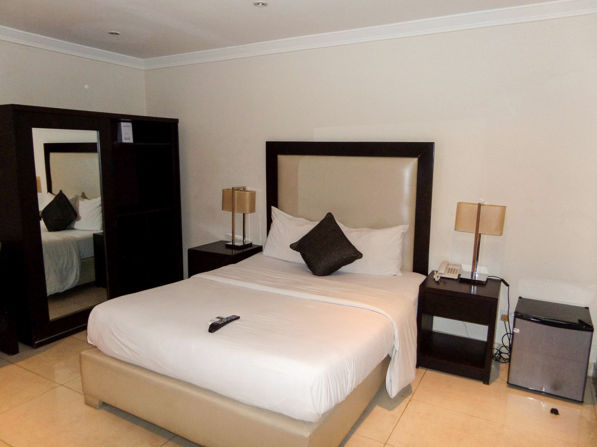 S & S Hotel & Suites Лаґос Екстер'єр фото